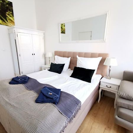Gastein By Rockchair Apartments L Superhost Status L 2 Bedrooms Boxspringbeds 1,5 Bathrooms - Cozy Family & Business Flair Welcomes You! ベルリン エクステリア 写真