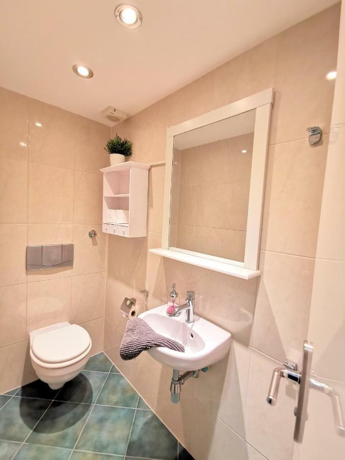 Gastein By Rockchair Apartments L Superhost Status L 2 Bedrooms Boxspringbeds 1,5 Bathrooms - Cozy Family & Business Flair Welcomes You! ベルリン エクステリア 写真